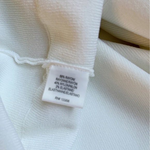 WORTH New York Double Layer Sleeveless Knit Banded Hem Top Size Medium in White - Picture 11 of 13